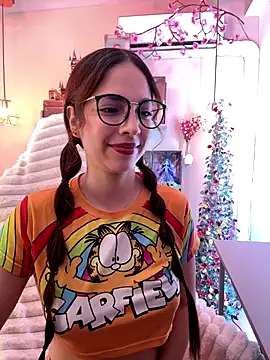 Zoe Bae online show from 13, 12, 2025