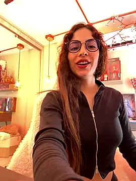 Zoe Bae online show from 10, 11, 2025