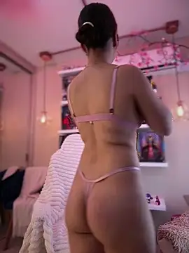 Zoe Bae online show from 17, 4, 2026