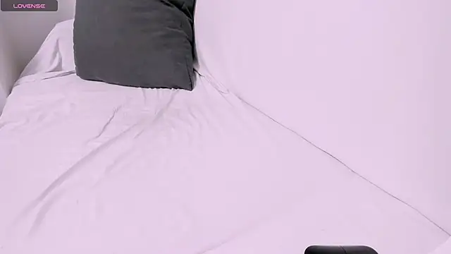 natural  woman online show from 15, 11, 2025