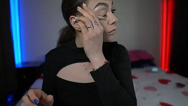 TiffanyPierce online show from 25, 2, 2025