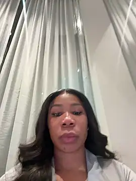 Snapshot of Belle___ chatting on 22, 2, 2025 Belle online show from 22, 2, 2025