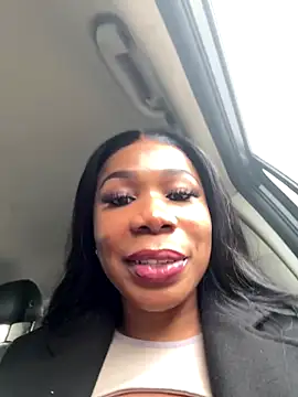 Snapshot of Belle___ chatting on 28, 9, 2025 Belle online show from 28, 9, 2025
