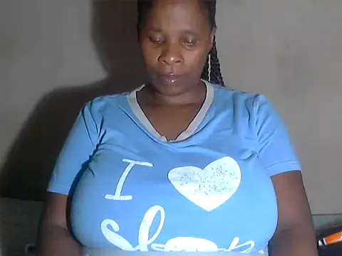 Snapshot of Choco-Coco10 chatting on 5, 11, 2025 Choco-Coco10 online show from 5, 11, 2025