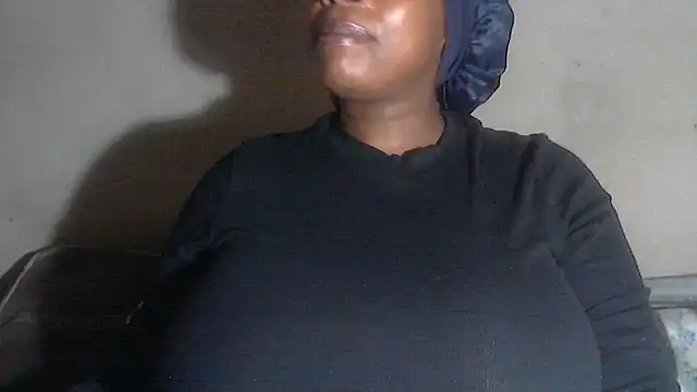 Snapshot of Choco-Coco10 chatting on 15, 10, 2025 Choco-Coco10 online show from 15, 10, 2025