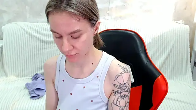 Mila Jon online show from 9, 10, 2025