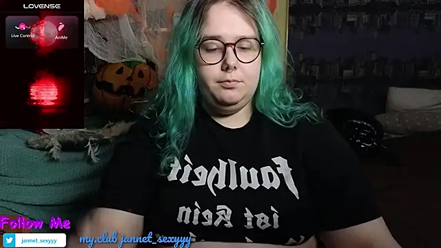 Snapshot of JannetPie chatting on 31, 10, 2025 JannetPie online show from 31, 10, 2025