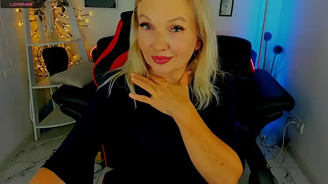 Abby Moore  online show from 2, 3, 2025