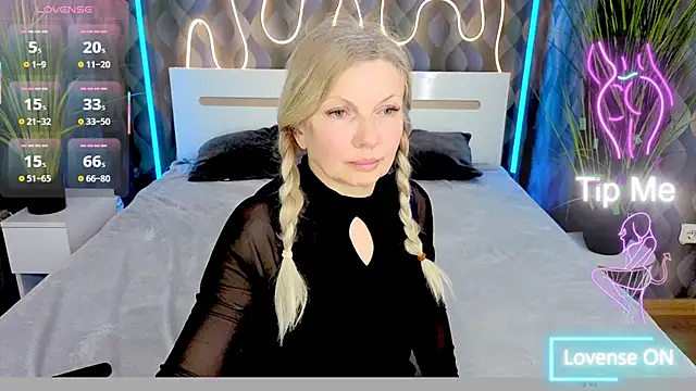 Snapshot of Abby_Moore_ chatting on 25, 4, 2026 Abby Moore online show from 25, 4, 2026