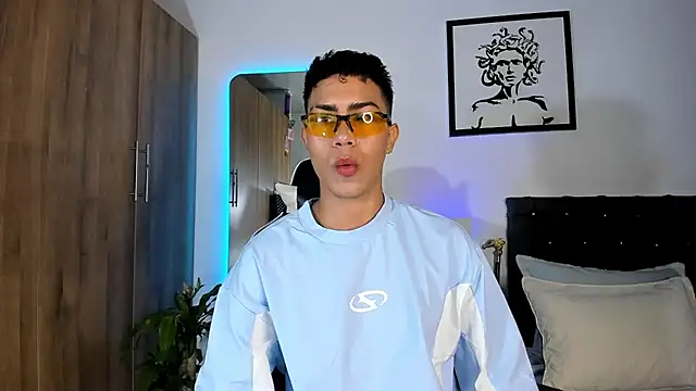 AlanNaughty online show from 16, 4, 2026