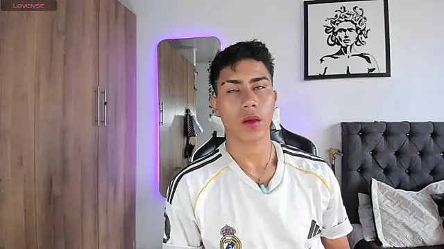 AlanNaughty online show from 7, 2, 2026