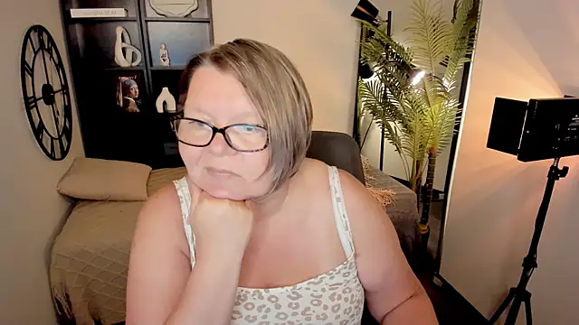 Snapshot of Shannonshine chatting on 20, 7, 2026 Shannonshine online show from 20, 7, 2026