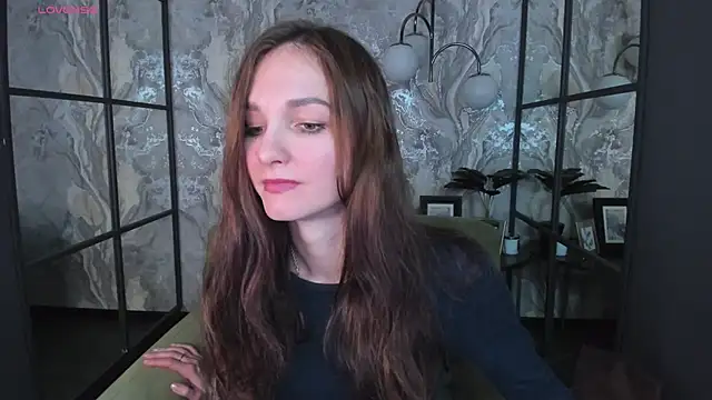 MirandaGlow online show from 4, 3, 2025