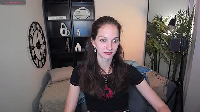 Snapshot of MirandaGlow chatting on 20, 6, 2026 MirandaGlow online show from 20, 6, 2026
