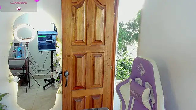 sofia gold  online show from 9, 10, 2025