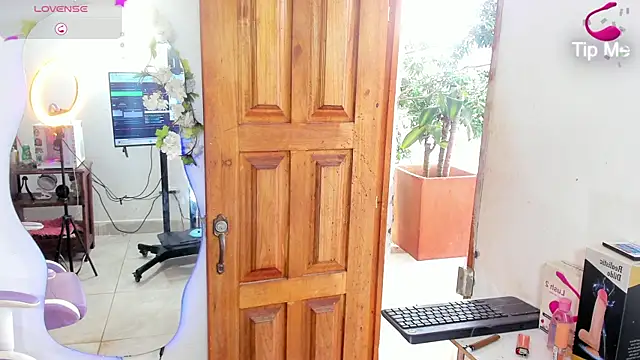 sofia gold  online show from 11, 4, 2026