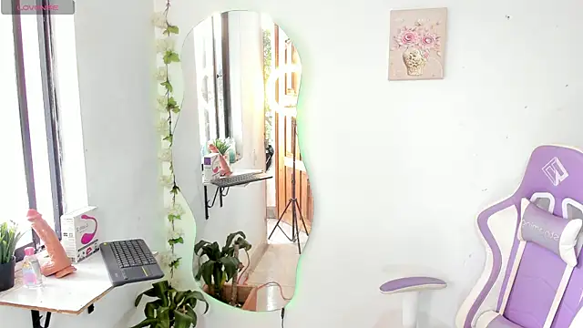 Snapshot of sofia_gold_ chatting on 23, 5, 2026 sofia gold online show from 23, 5, 2026
