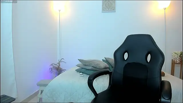 Snapshot of alejandrarosse__ chatting on 23, 10, 2025 alejandrarosse online show from 23, 10, 2025