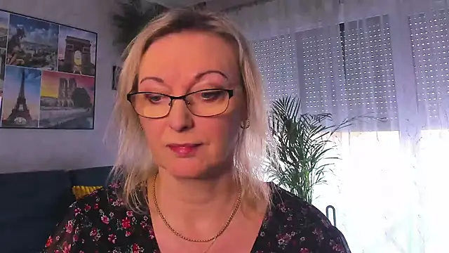 vanessa chat online show from 8, 3, 2026