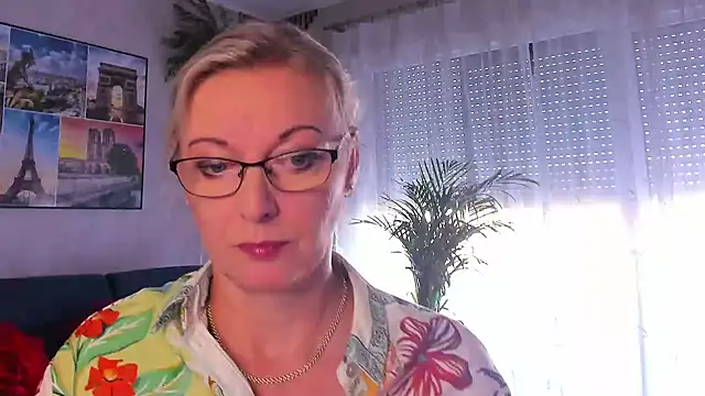 vanessa chat online show from 24, 6, 2026