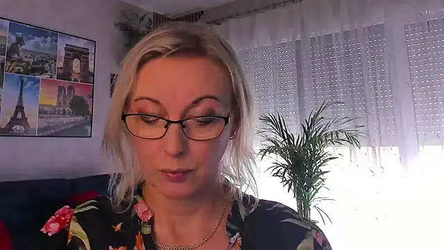 vanessa chat online show from 19, 7, 2026
