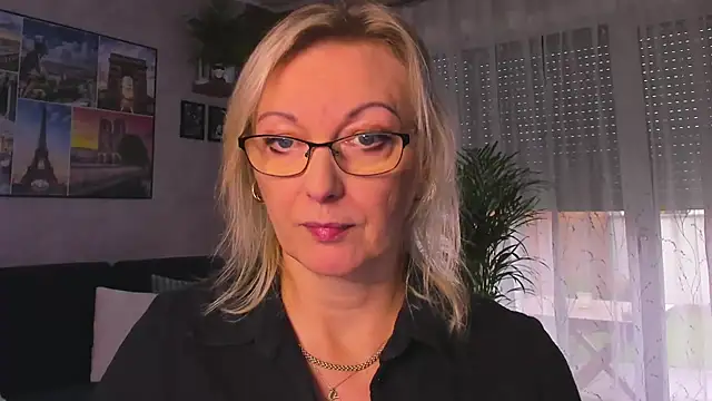 vanessa chat online show from 10, 11, 2025