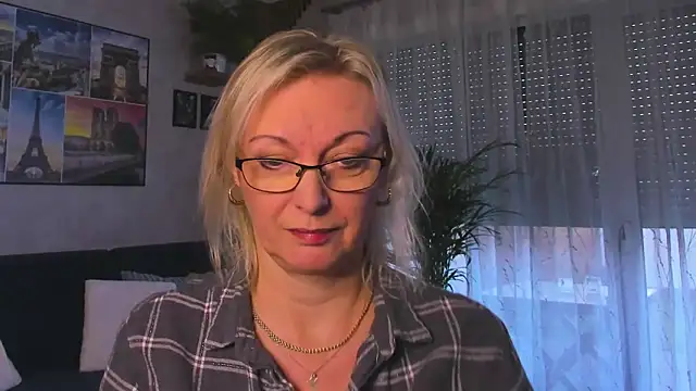 vanessa chat online show from 16, 12, 2025