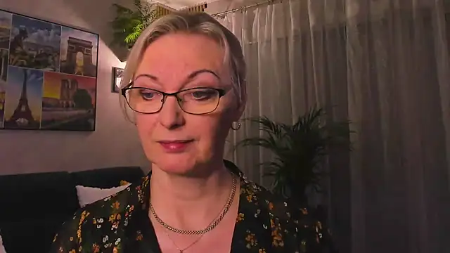 vanessa chat online show from 19, 4, 2026