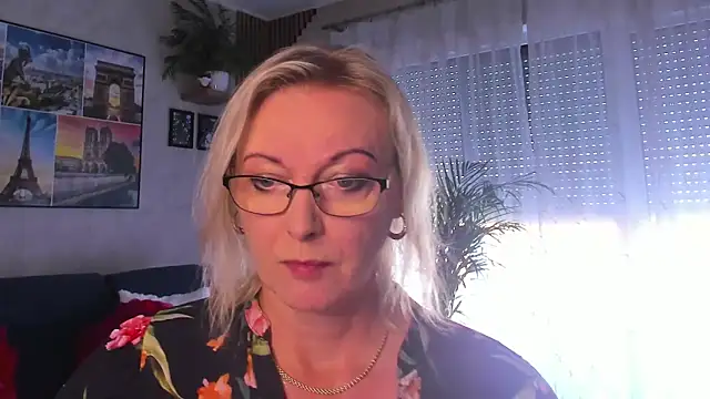 vanessa chat online show from 17, 6, 2026