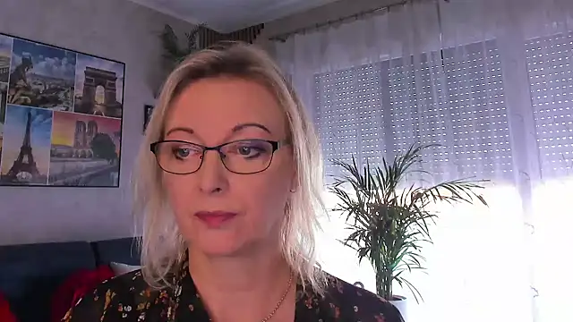 vanessa chat online show from 28, 7, 2026