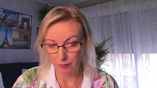 vanessa chat online show from 22, 10, 2025