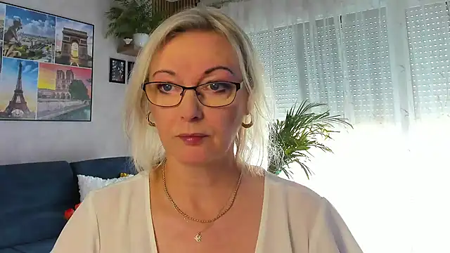 vanessa chat online show from 10, 5, 2026