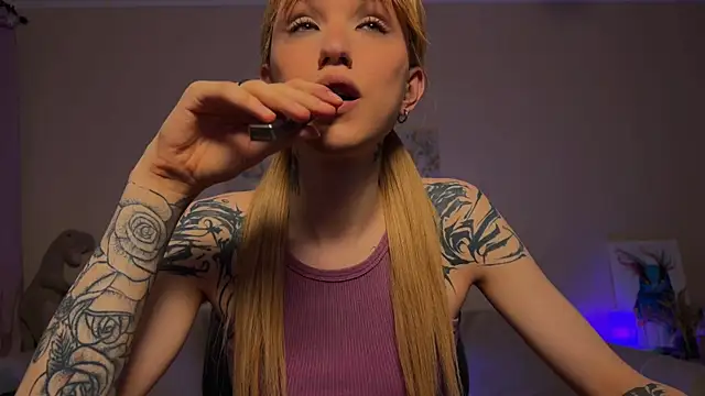 Snapshot of masha_wildflower chatting on 13, 10, 2025 masha wildflower online show from 13, 10, 2025