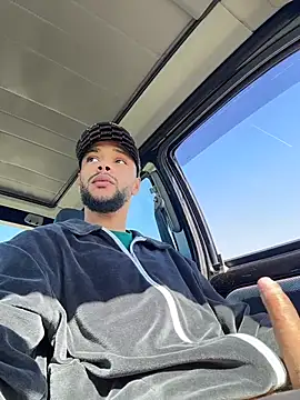 Lionayowe online show from 7, 4, 2026