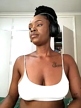 LuciousLips96 online show from 12, 10, 2025