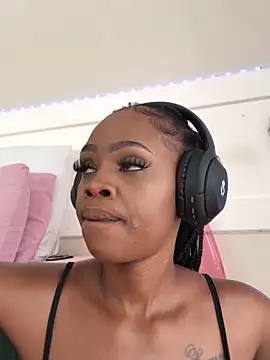 LuciousLips96 online show from 10, 11, 2025