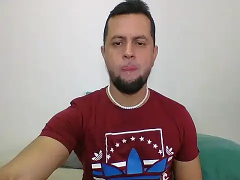 Snapshot of TRIISTAN_KING10 chatting on 23, 7, 2026 TRIISTAN KING10 online show from 23, 7, 2026