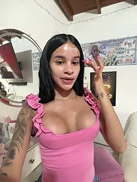 Snapshot of secretgreisy_ chatting on 8, 4, 2026 secretgreisy online show from 8, 4, 2026
