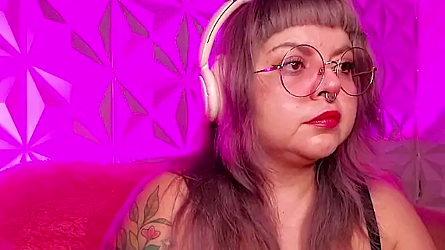 Snapshot of Satyn_doll chatting on 31, 10, 2025 Satyn doll online show from 31, 10, 2025