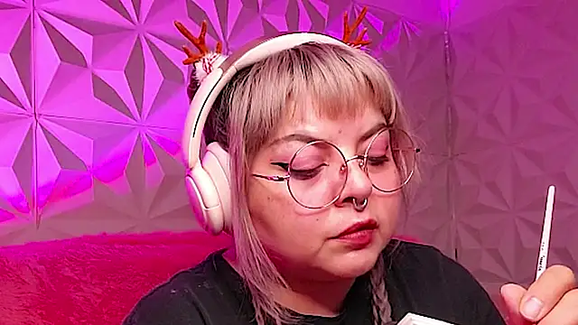 Satyn doll online show from 3, 12, 2025