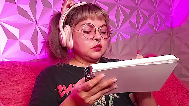 Snapshot of Satyn_doll chatting on 22, 11, 2025 Satyn doll online show from 22, 11, 2025