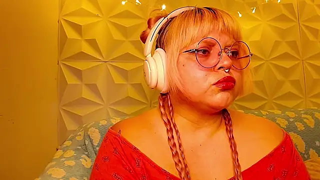 Satyn doll online show from 10, 5, 2026