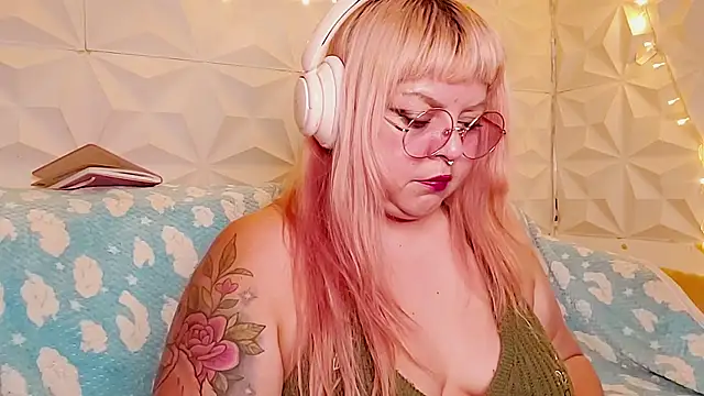 Satyn doll online show from 22, 5, 2026