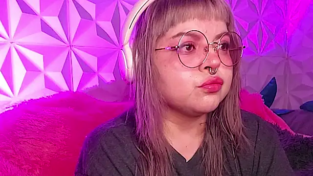 Snapshot of Satyn_doll chatting on 7, 11, 2025 Satyn doll online show from 7, 11, 2025