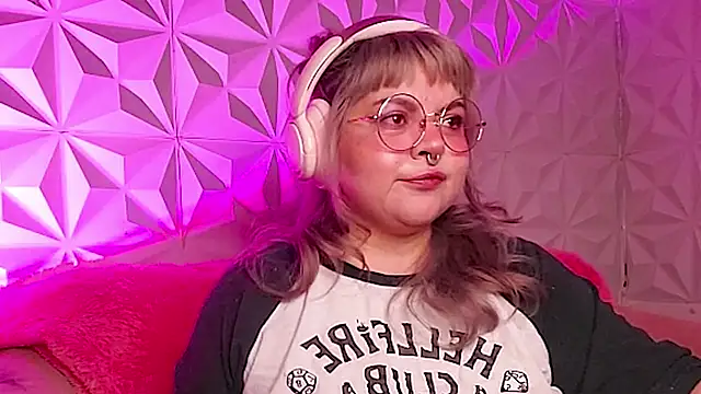 Snapshot of Satyn_doll chatting on 30, 11, 2025 Satyn doll online show from 30, 11, 2025