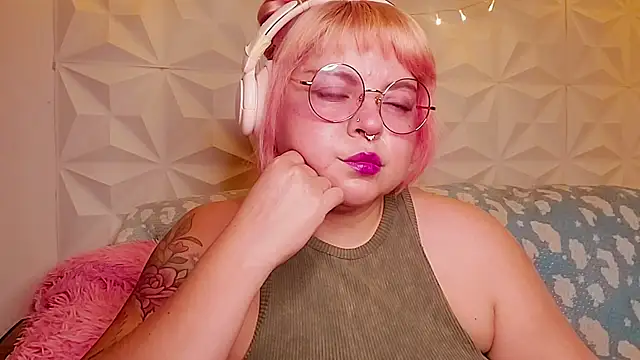 Satyn doll online show from 26, 6, 2026