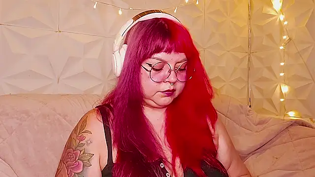 Satyn doll online show from 15, 7, 2026
