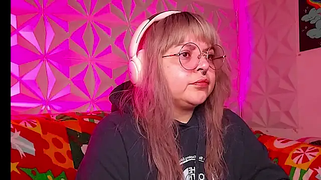 Satyn doll online show from 21, 12, 2025