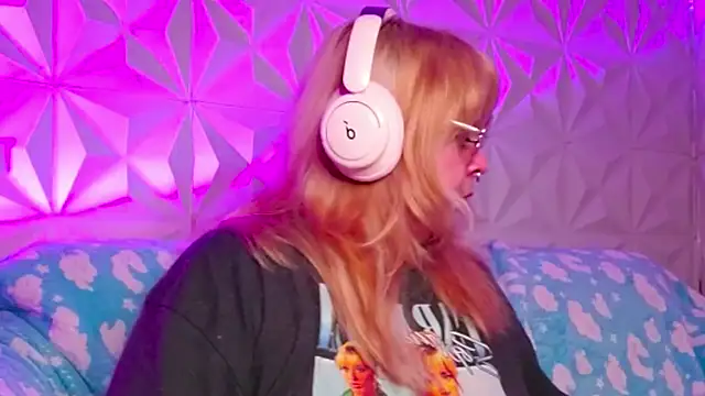 Snapshot of Satyn_doll chatting on 12, 10, 2025 Satyn doll online show from 12, 10, 2025