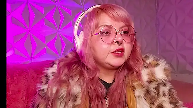 Satyn doll online show from 11, 1, 2026